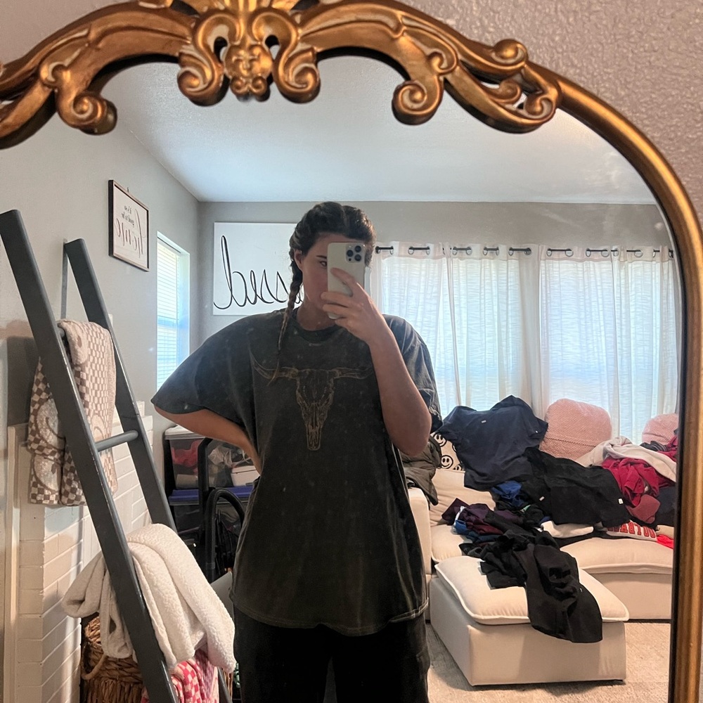 Black Graphic T-Shirt with Bull Design Windsor XL
